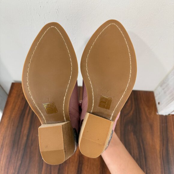 NWB Jeffrey Campbell Cromwell Suede Ankle Boots Pink Size 7 - Picture 5 of 7